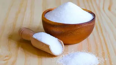 How sugar gets white colour