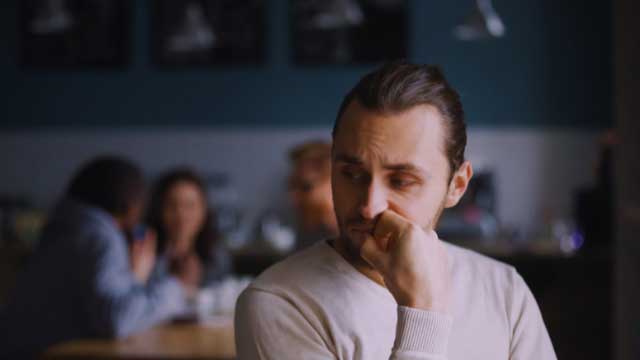 How to stop being shy and make friends